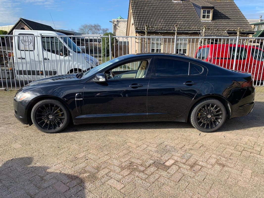 Jaguar XF