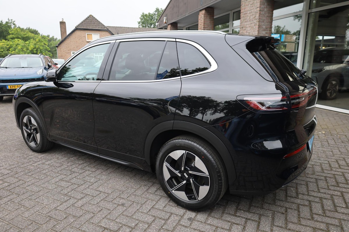 Geely E5