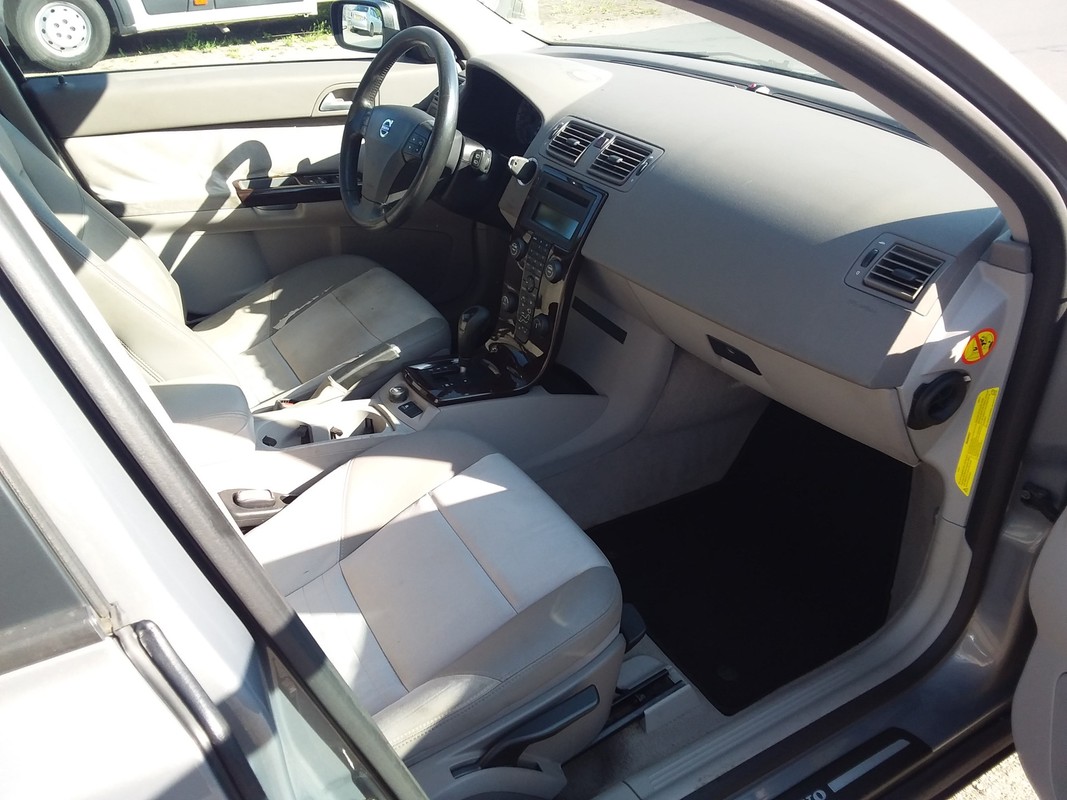 Volvo V50