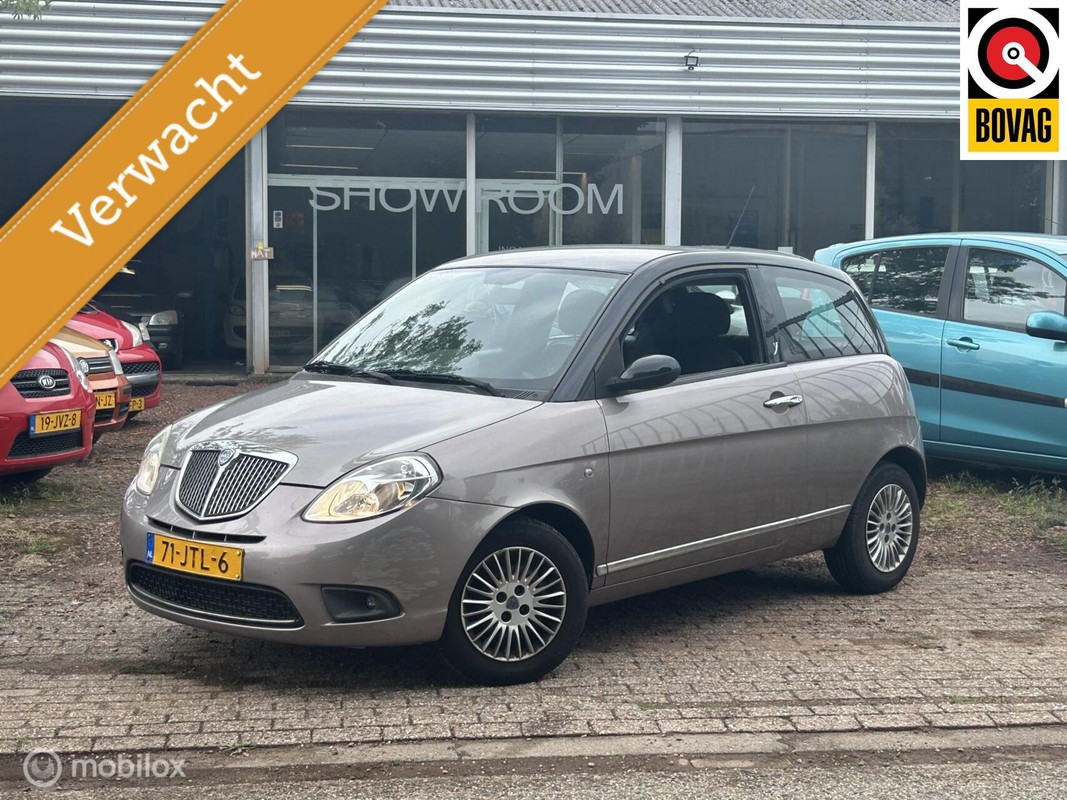 Lancia Ypsilon