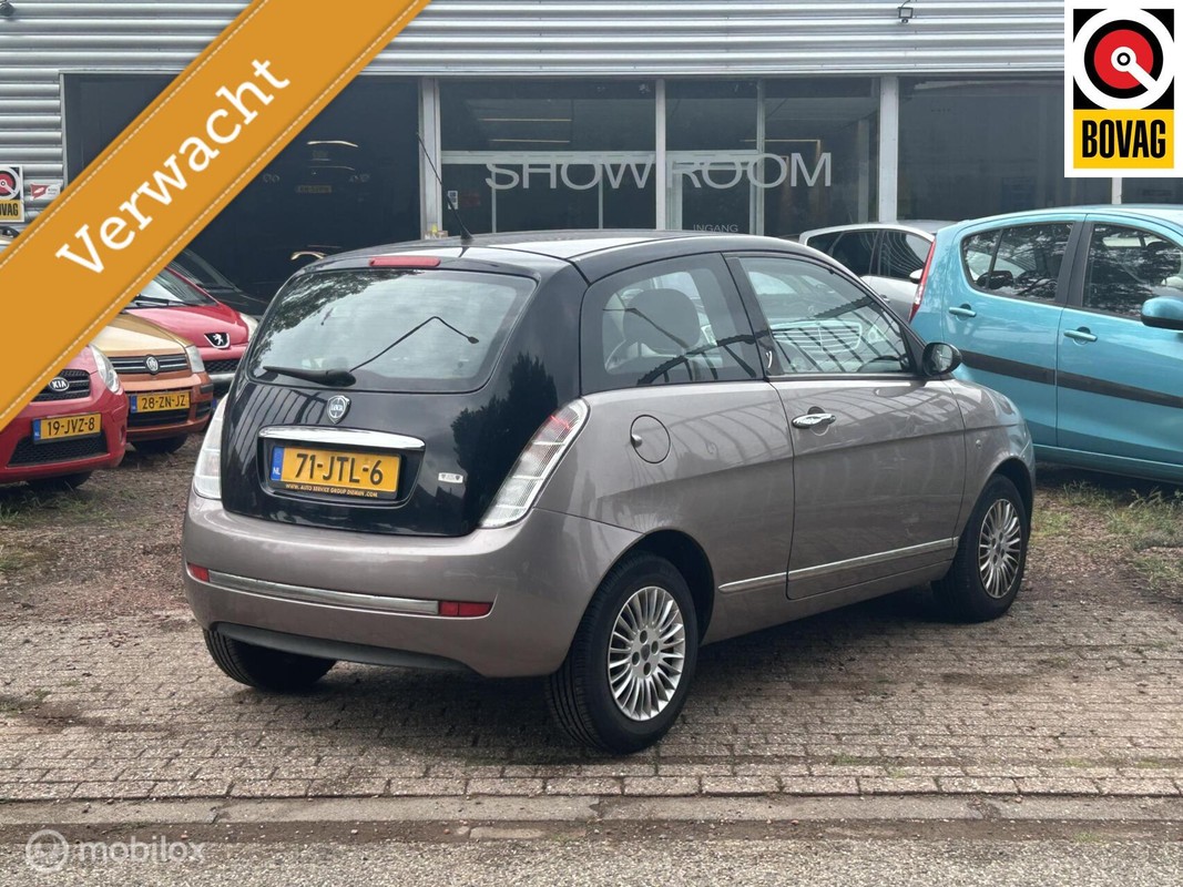 Lancia Ypsilon
