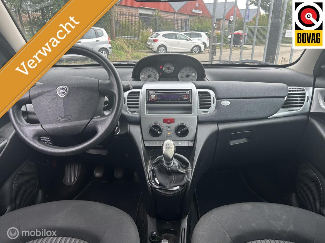 Lancia Ypsilon