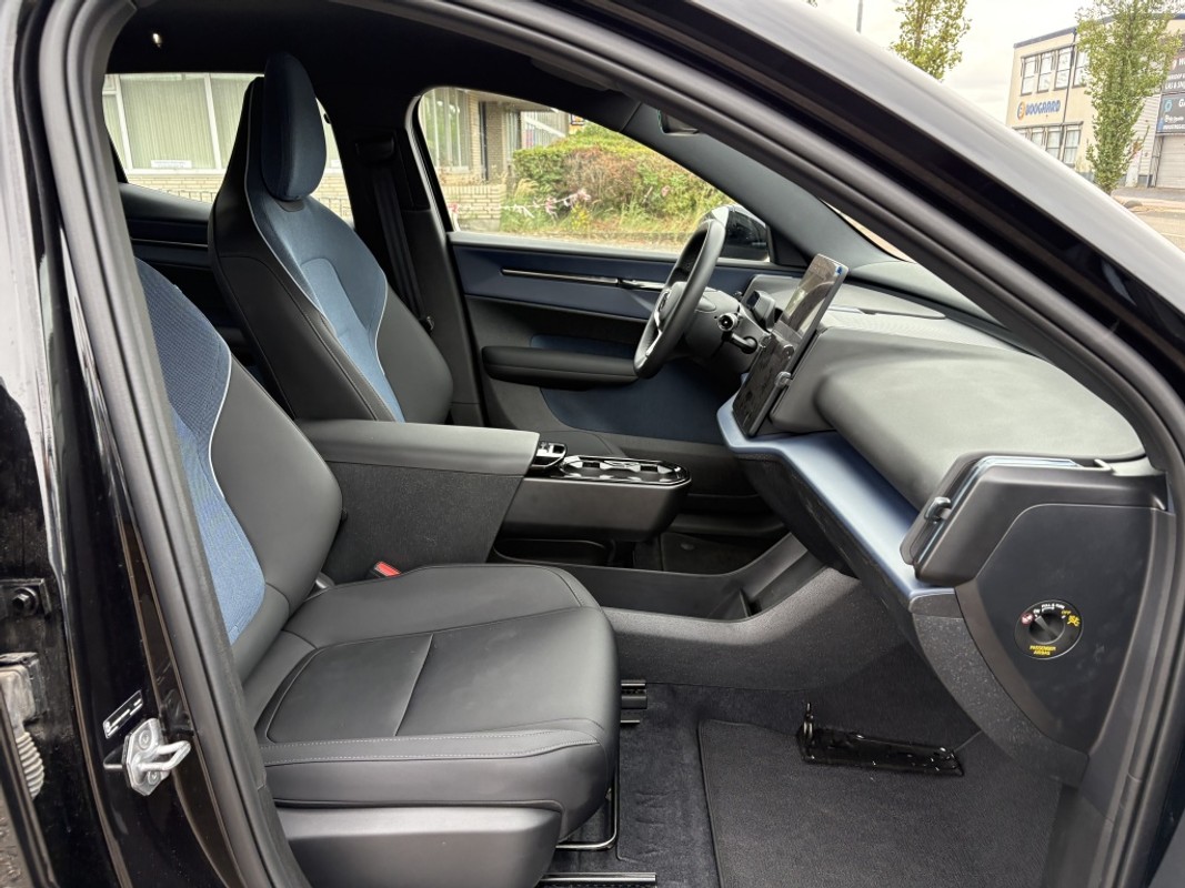 Volvo EX30