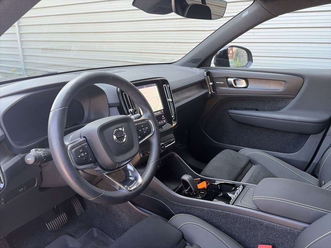 Volvo EX40