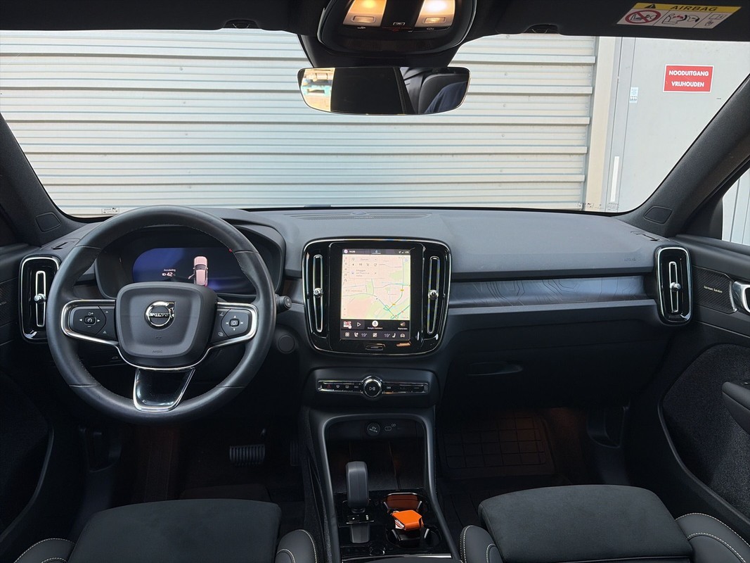 Volvo EX40