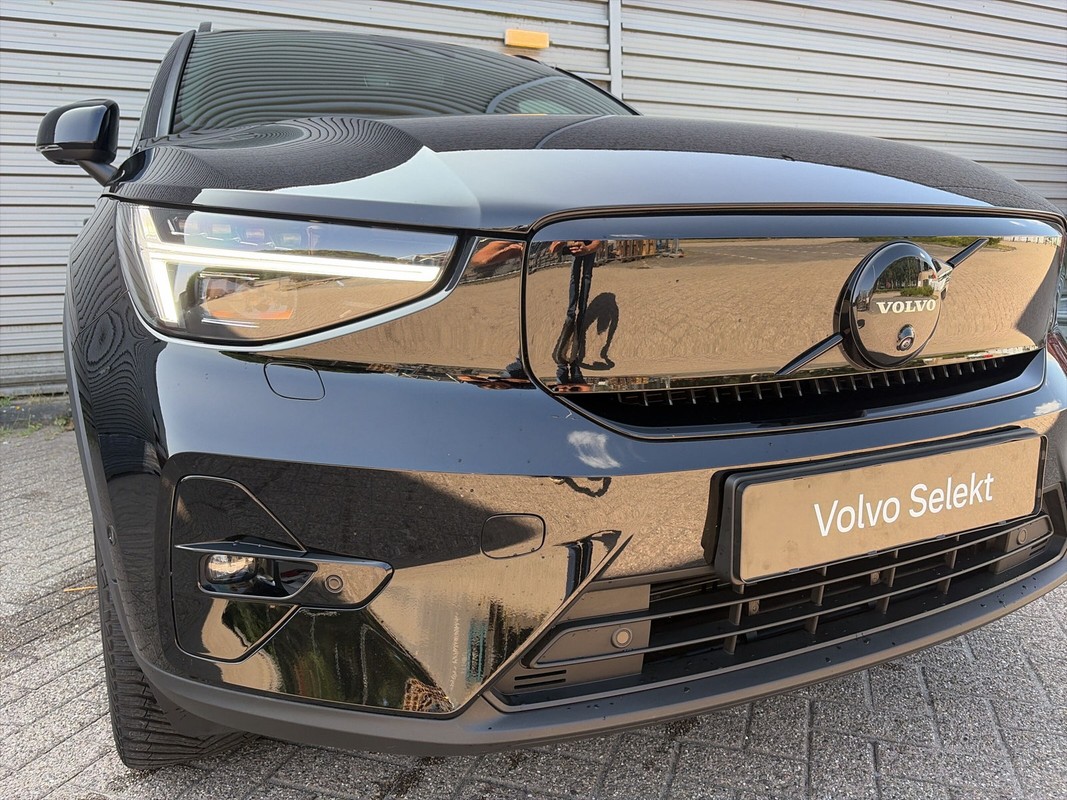 Volvo EX40