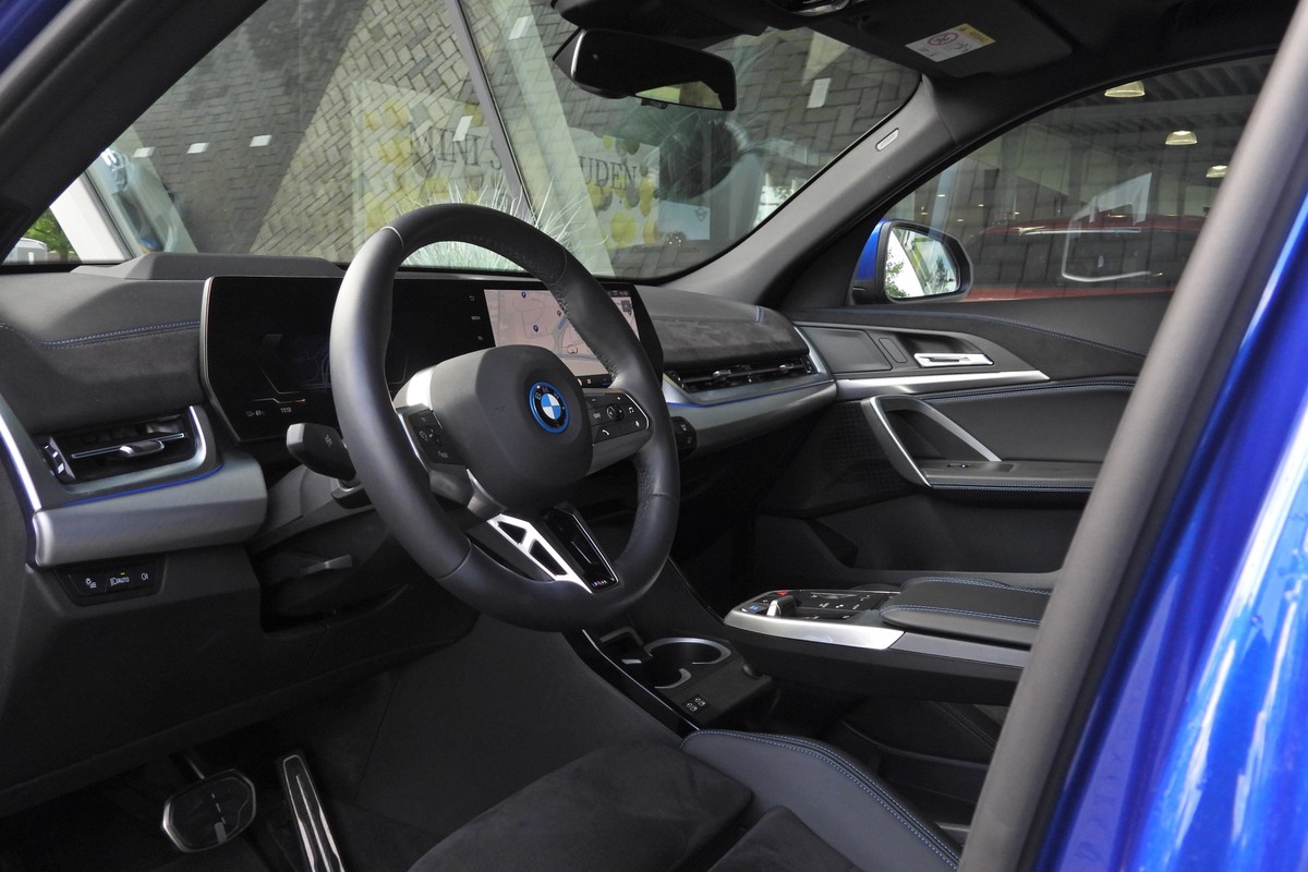 BMW iX2