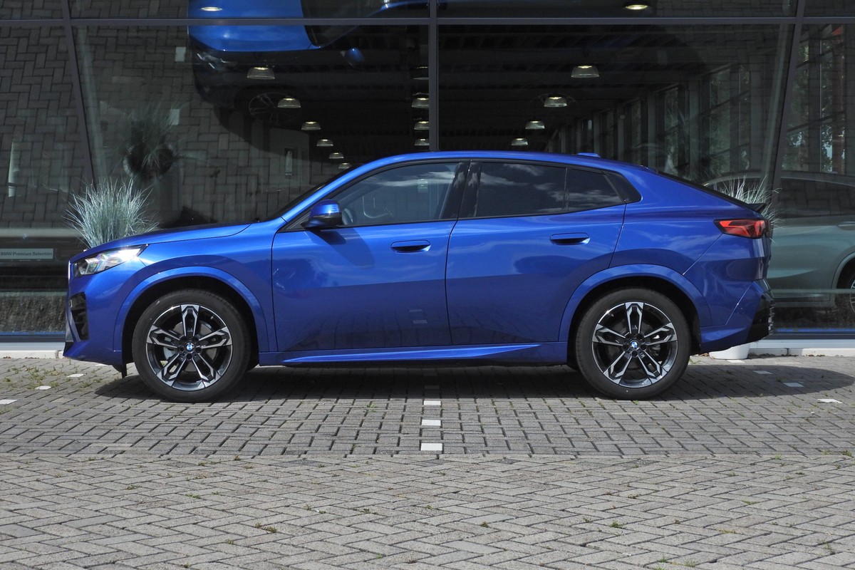 BMW iX2