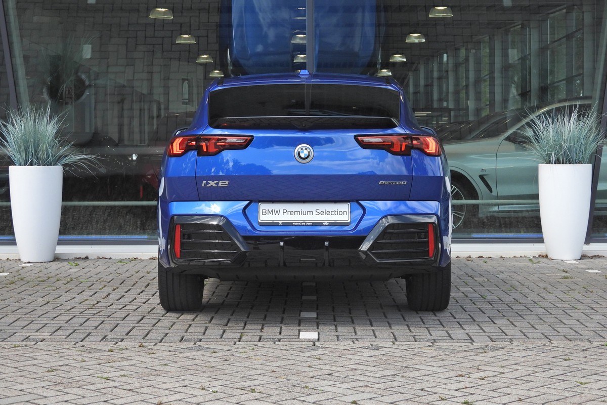 BMW iX2