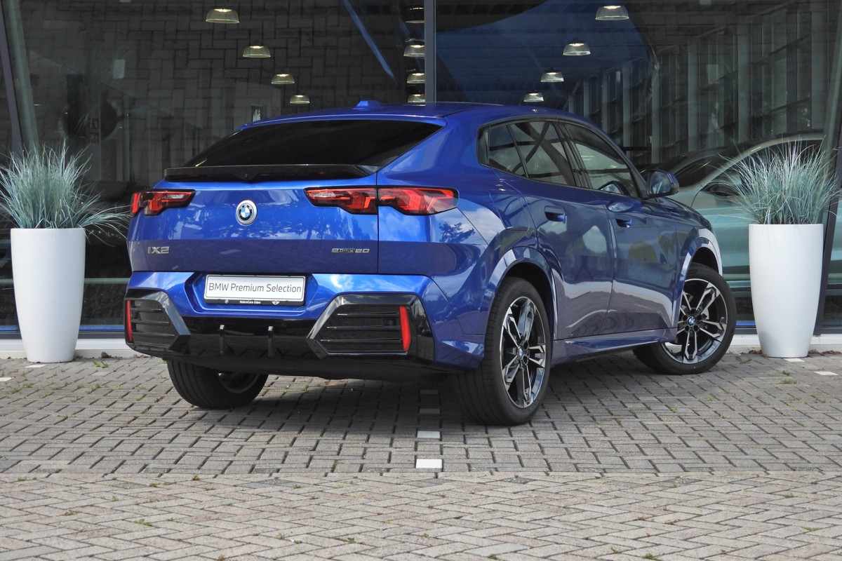 BMW iX2