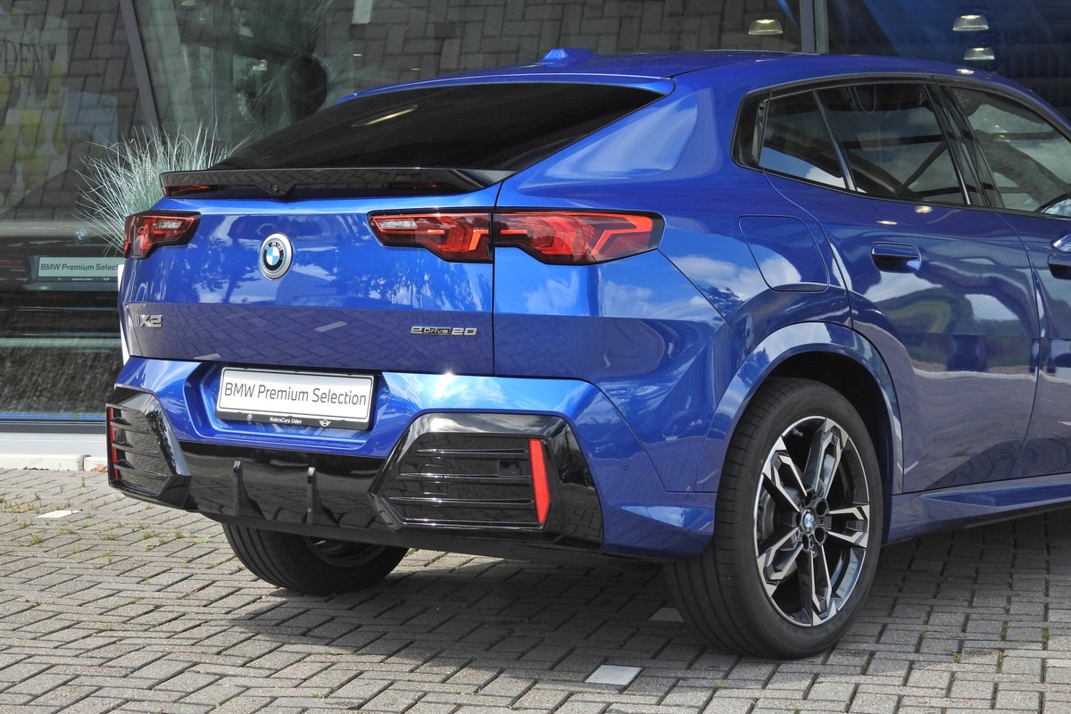 BMW iX2