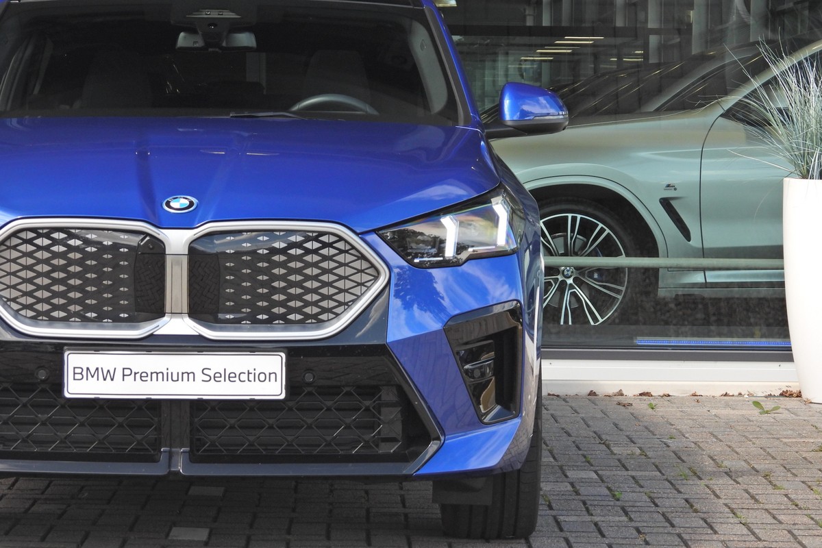 BMW iX2