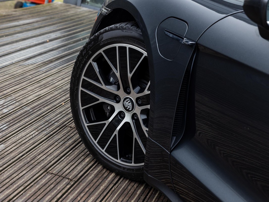 Porsche Taycan