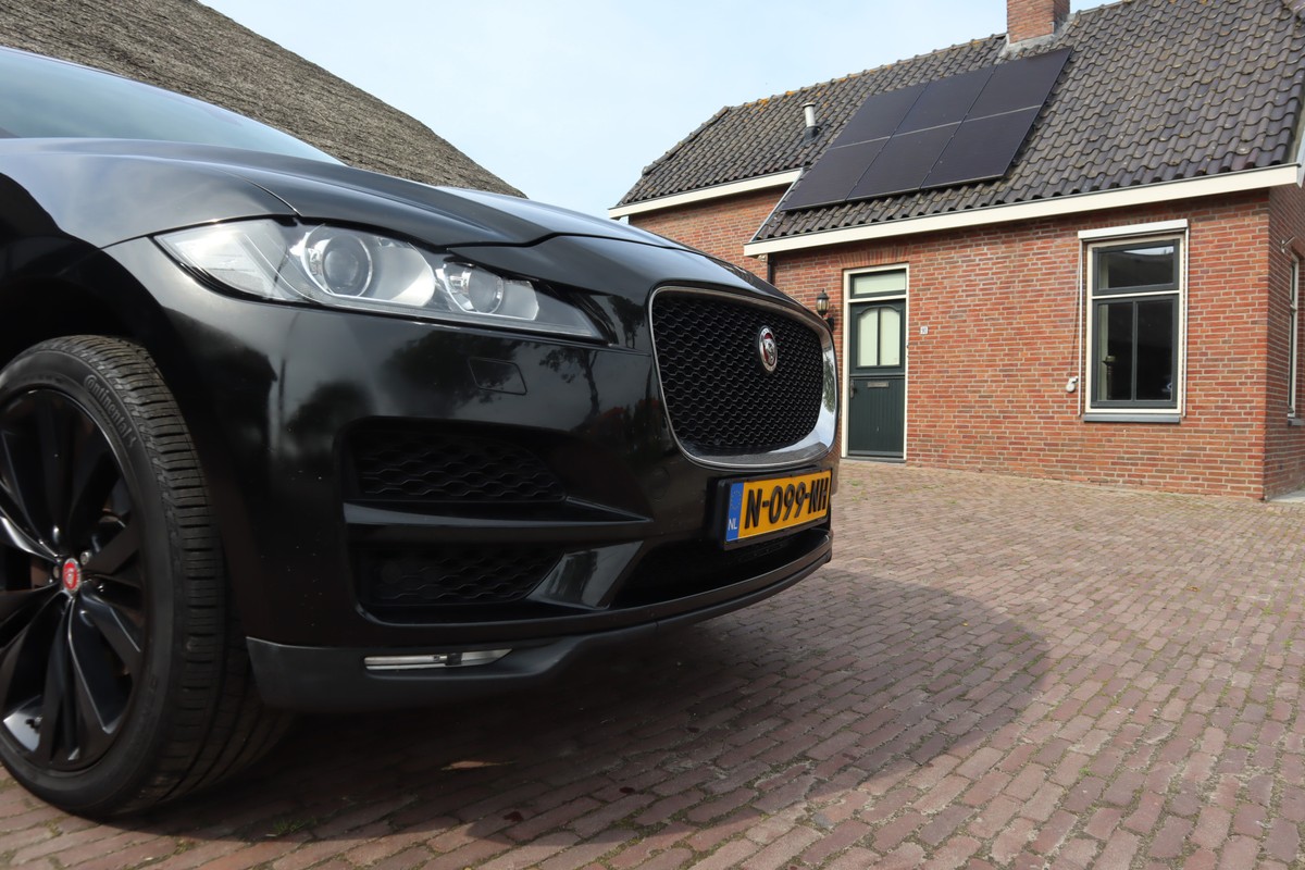 Jaguar F-PACE