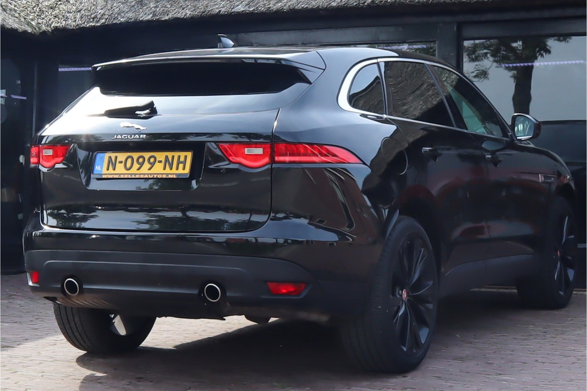 Jaguar F-PACE