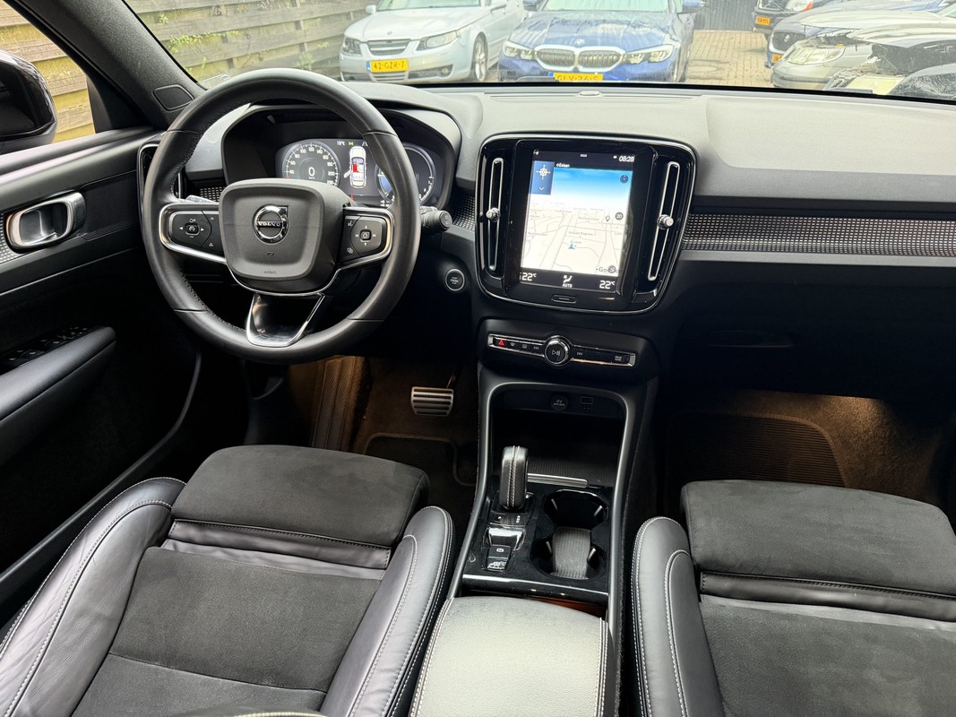Volvo XC40