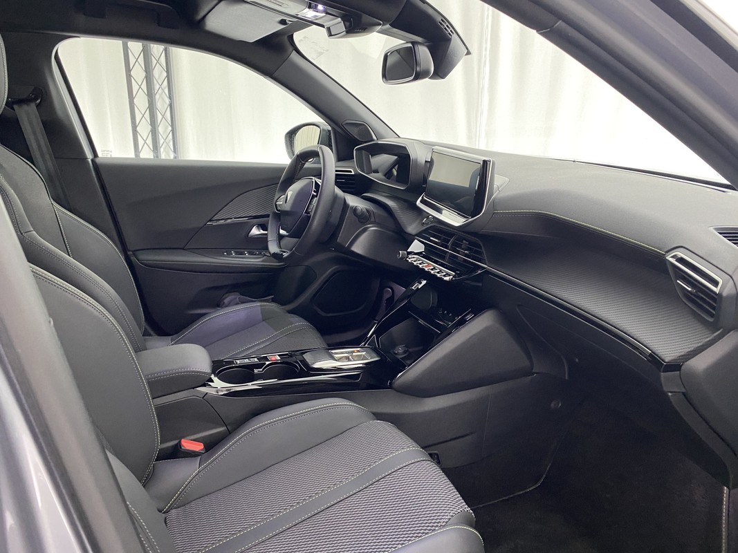 Peugeot e-2008