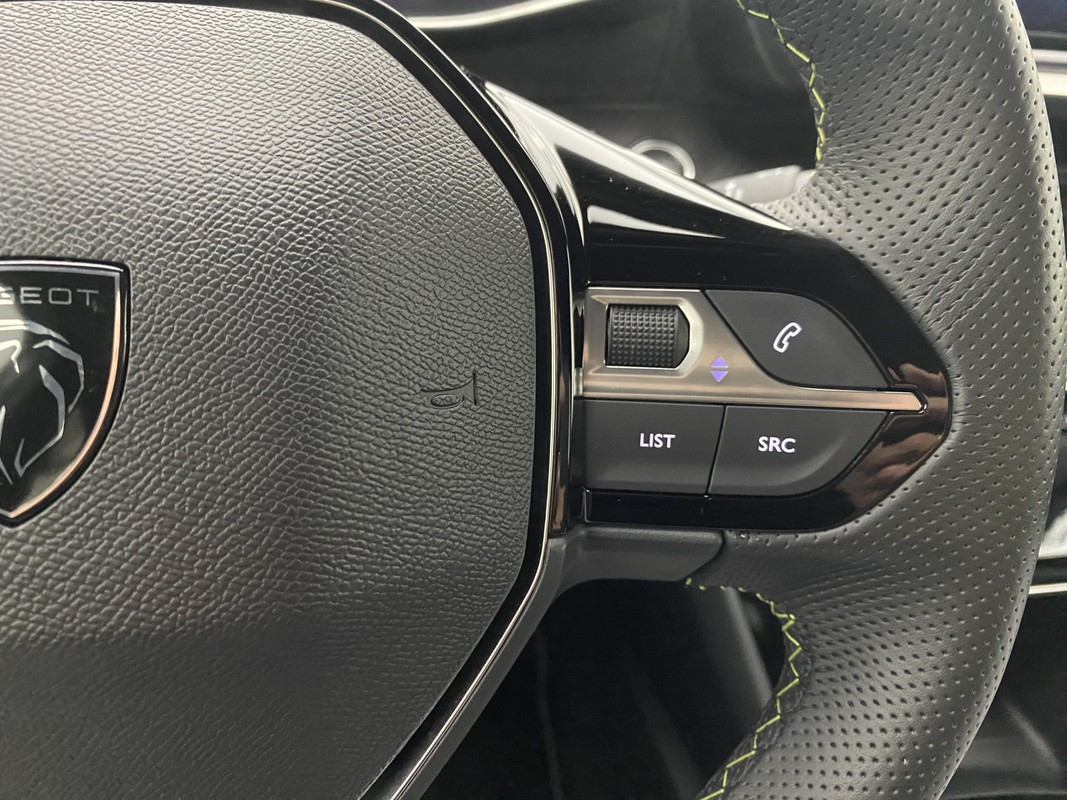 Peugeot e-2008