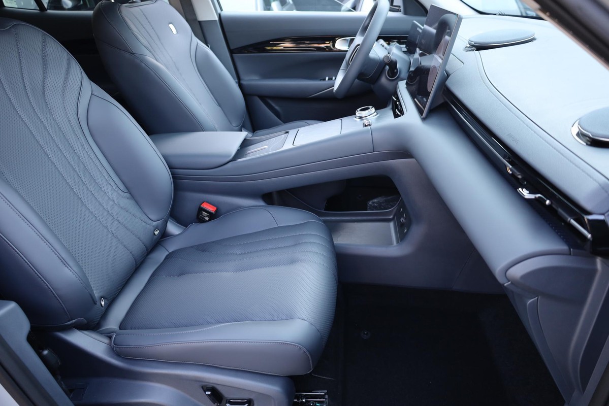 Geely E5