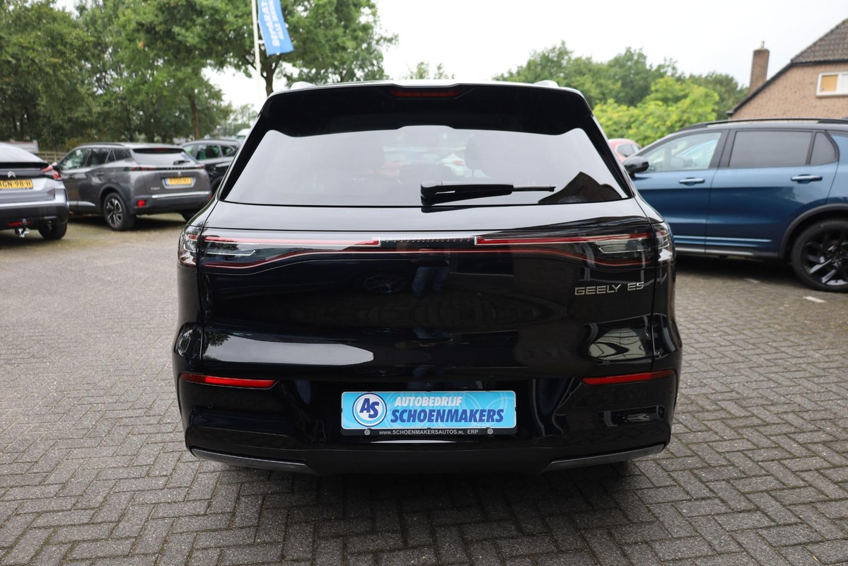 Geely E5