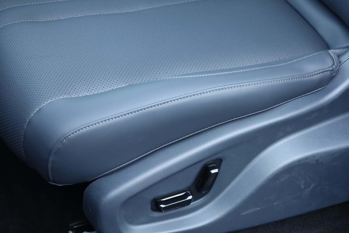Geely E5