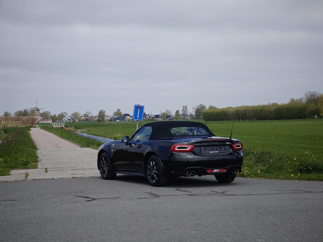 Abarth 124 Spider