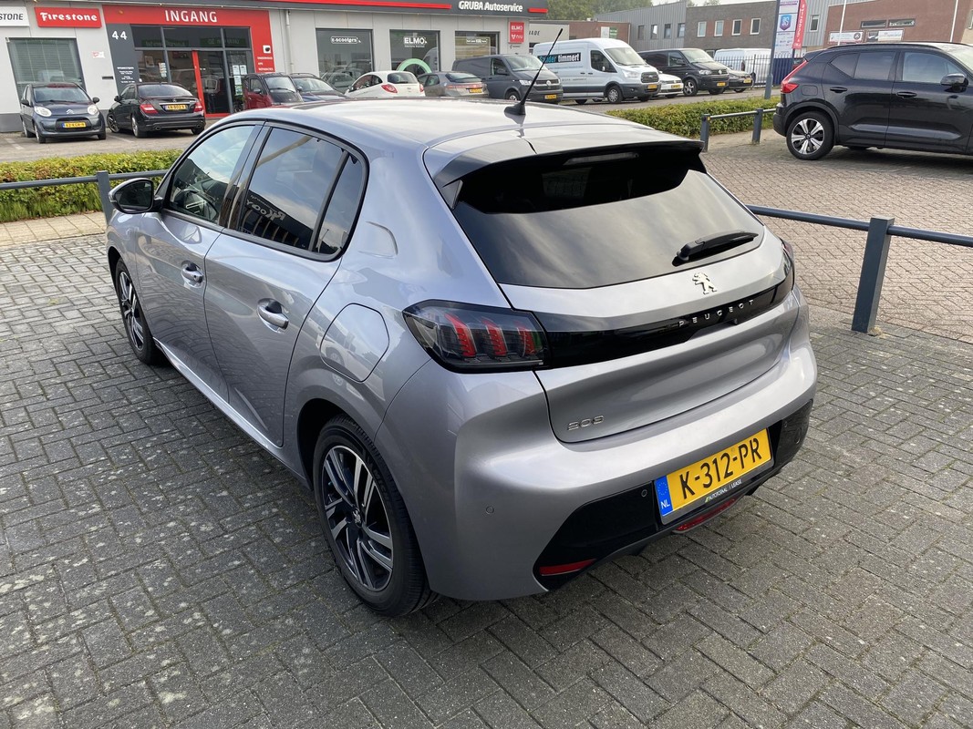 Peugeot 208
