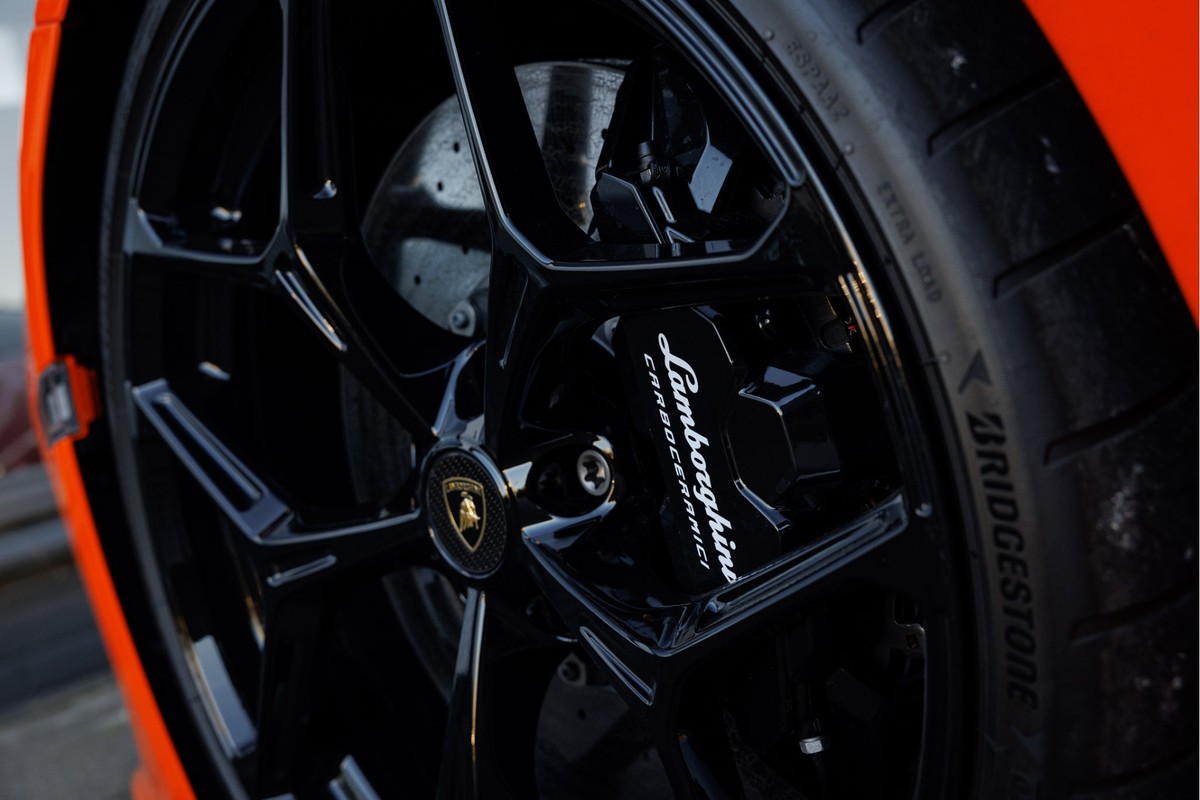 Lamborghini Revuelto