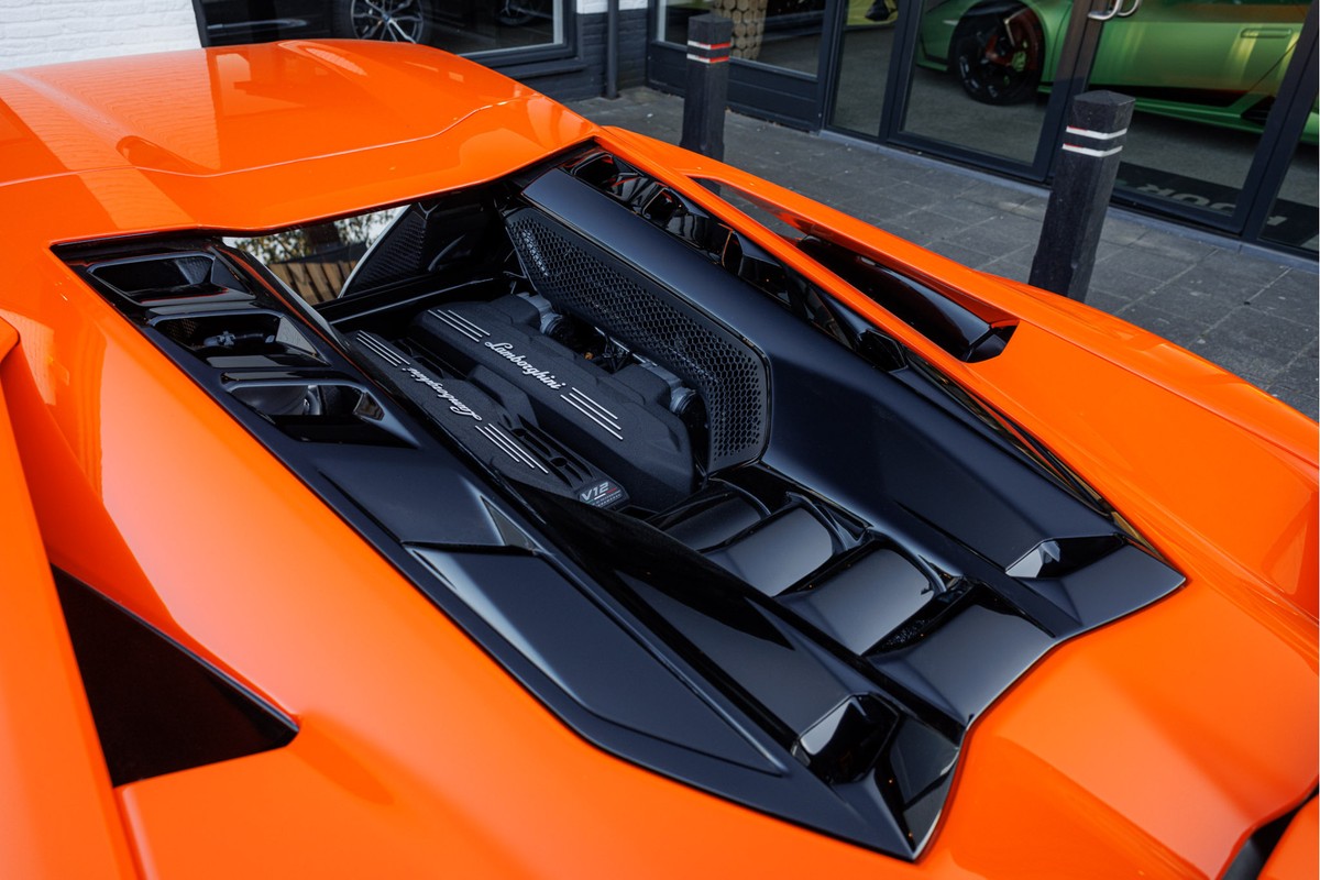 Lamborghini Revuelto