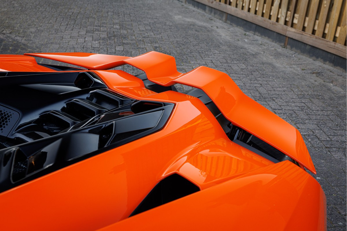 Lamborghini Revuelto