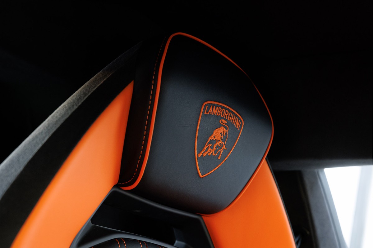 Lamborghini Revuelto