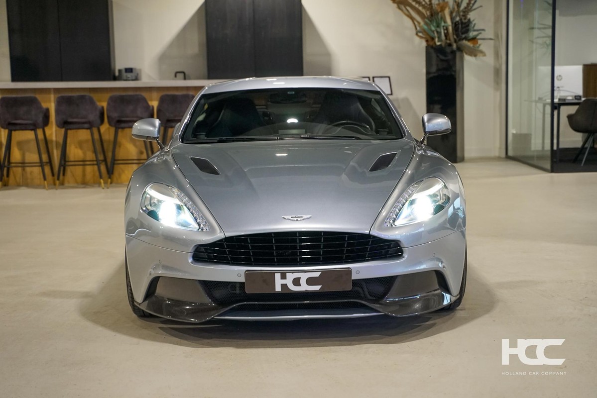 Aston Martin V12 Vanquish