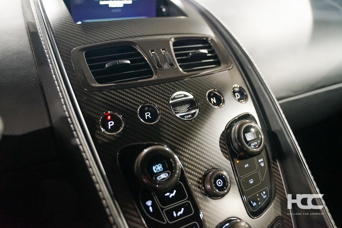 Aston Martin V12 Vanquish