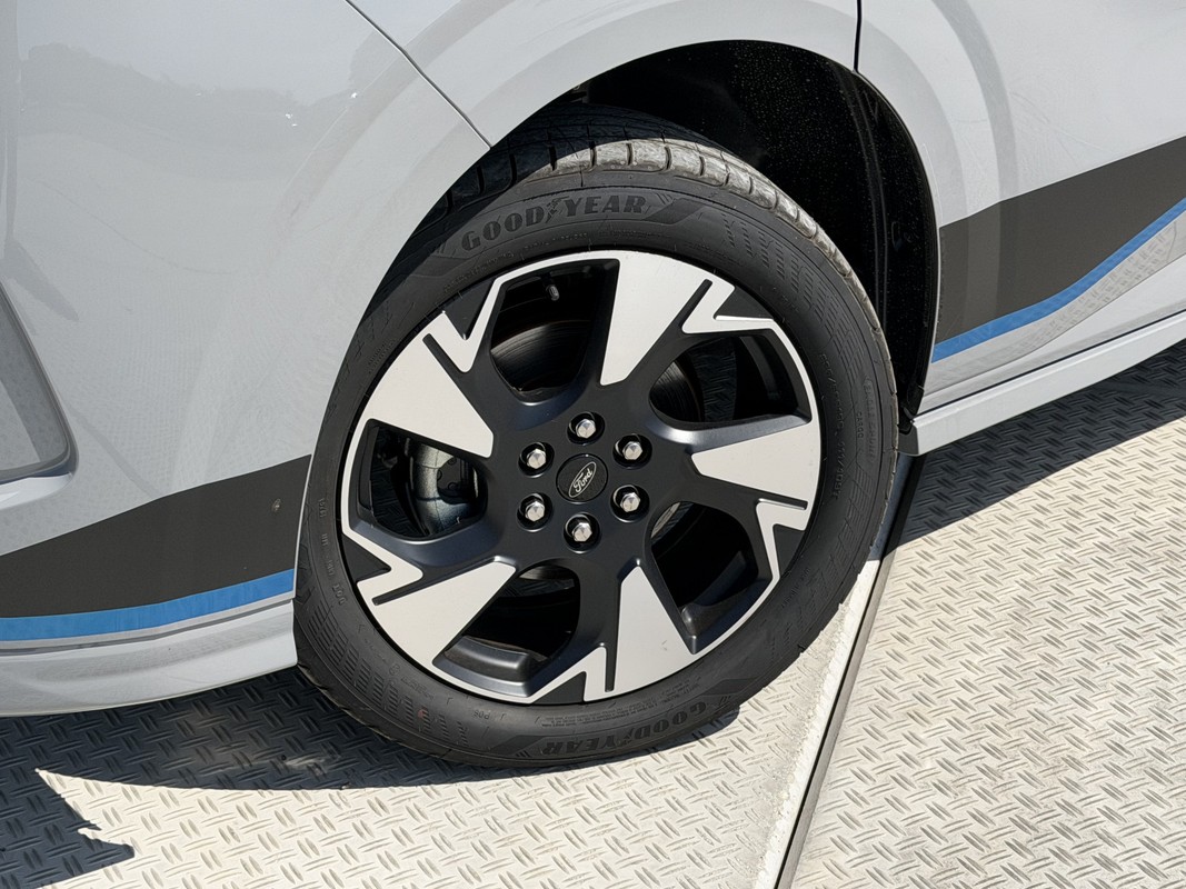 Ford E-Transit Custom