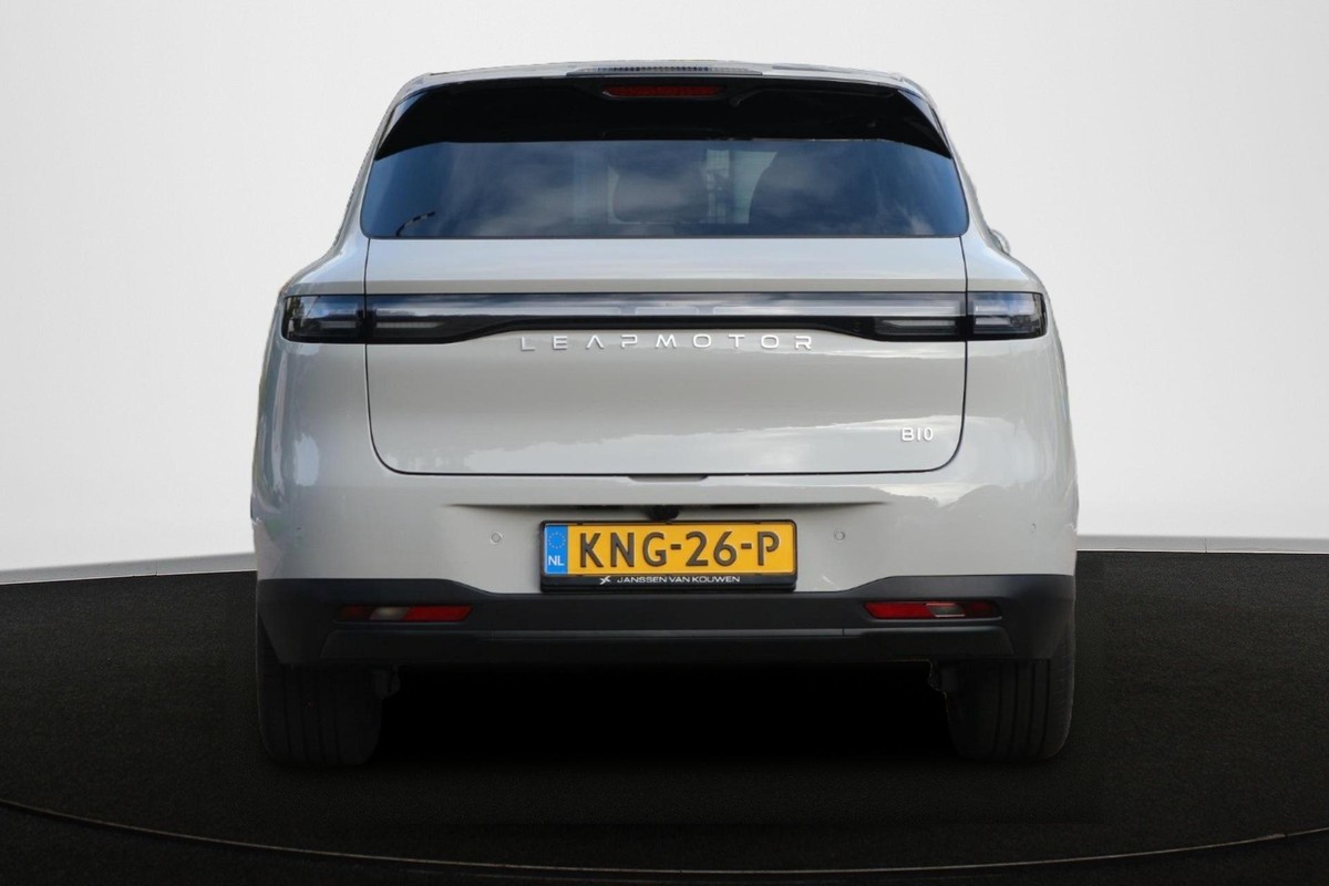 Leapmotor B10