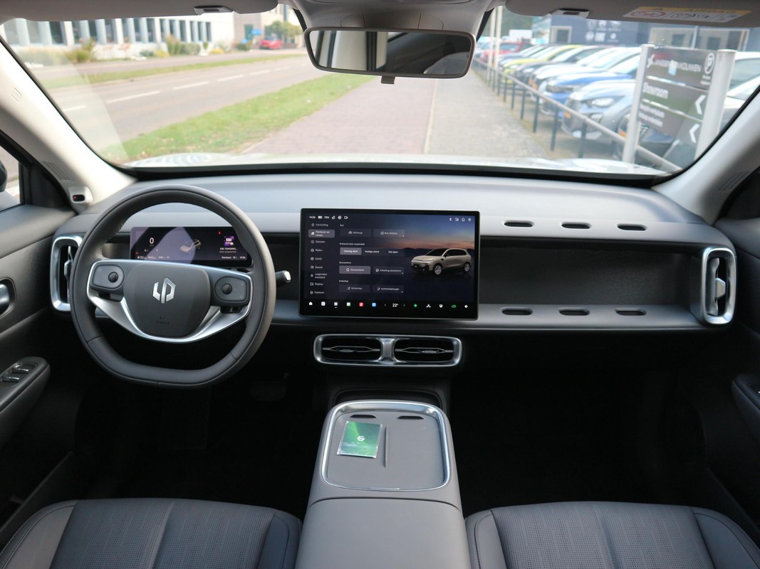 Leapmotor B10