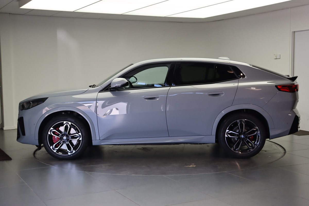 BMW iX2