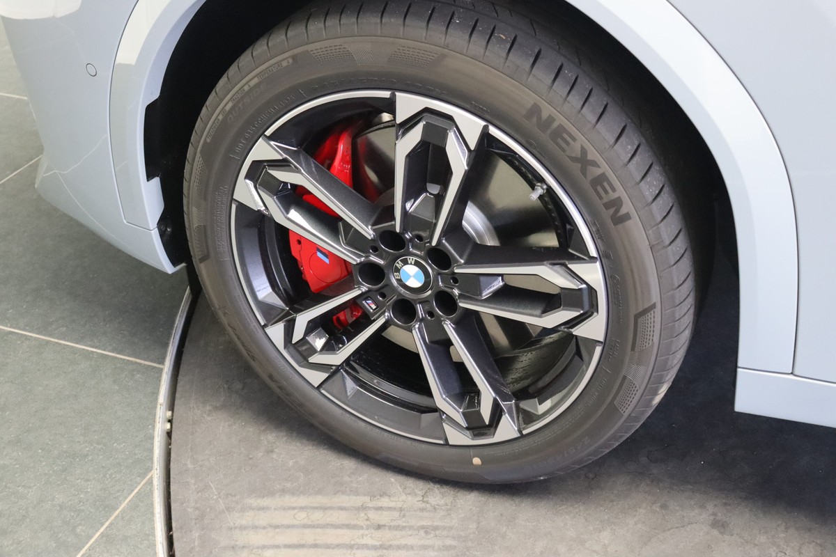 BMW iX2
