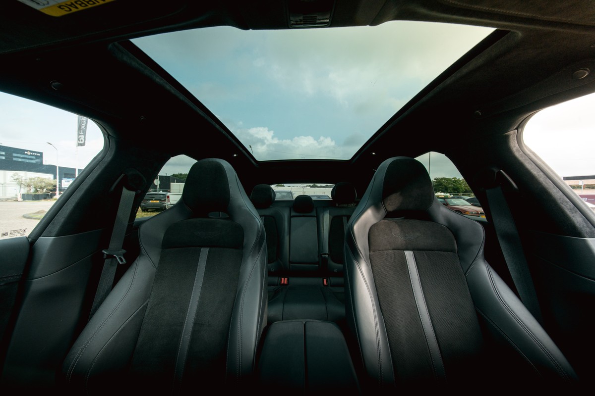 Aston Martin DBX