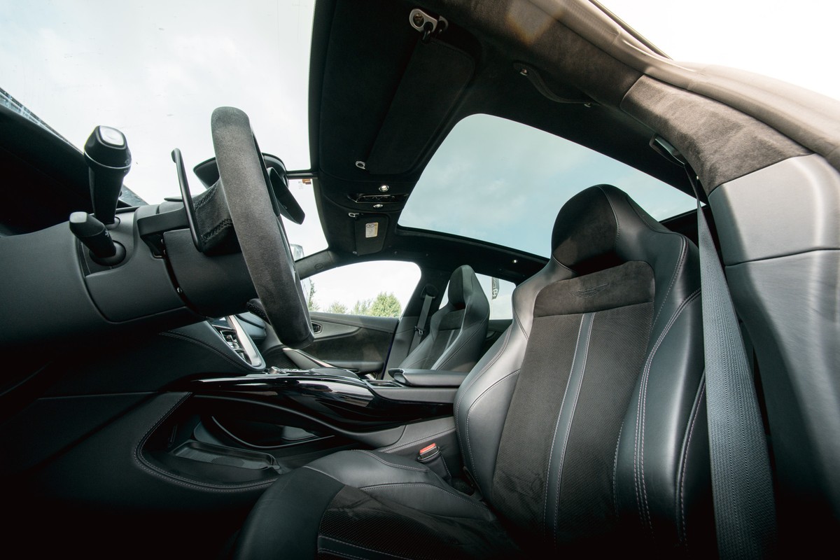 Aston Martin DBX