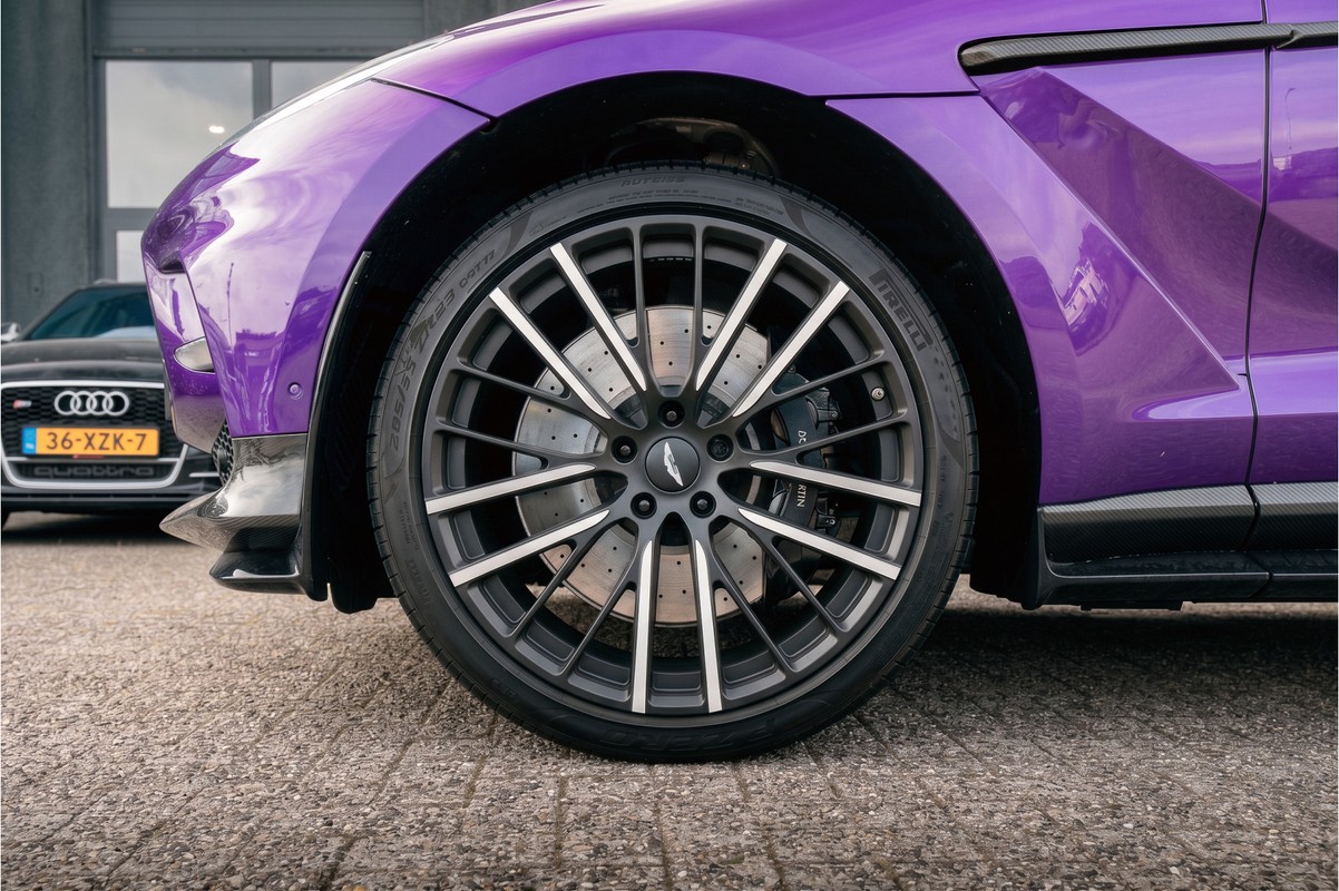 Aston Martin DBX