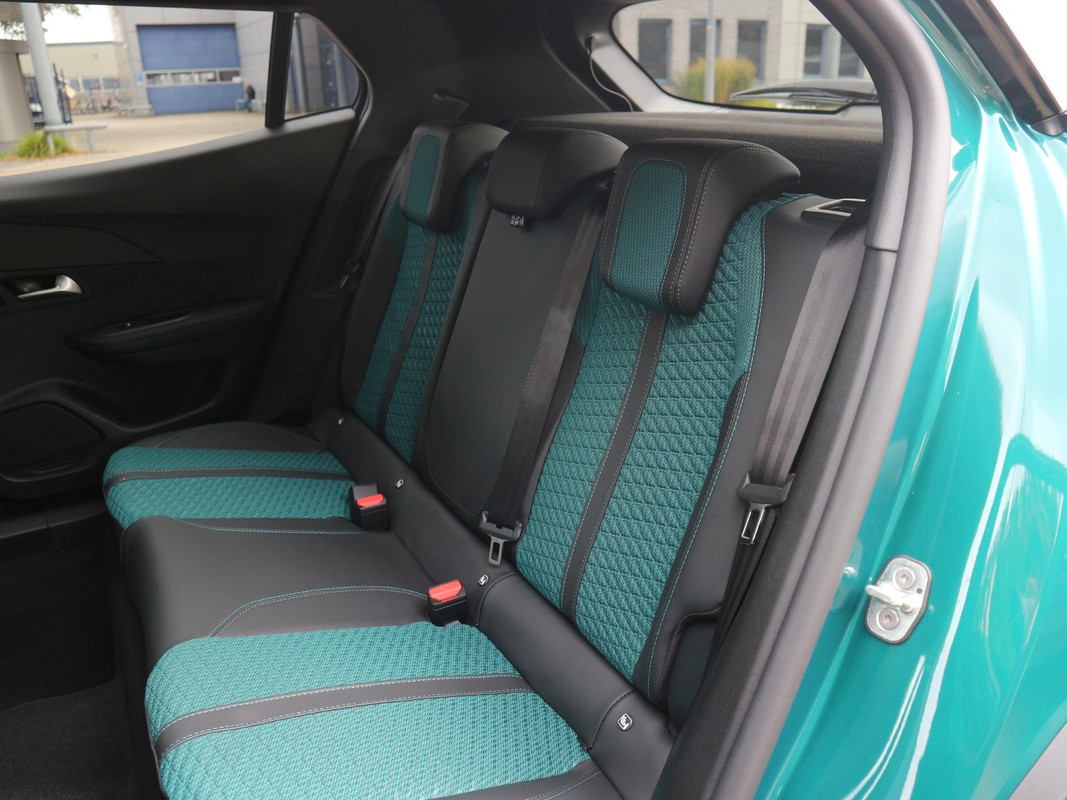 Peugeot e-2008