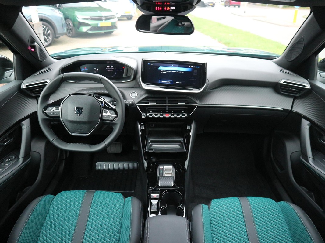 Peugeot e-2008