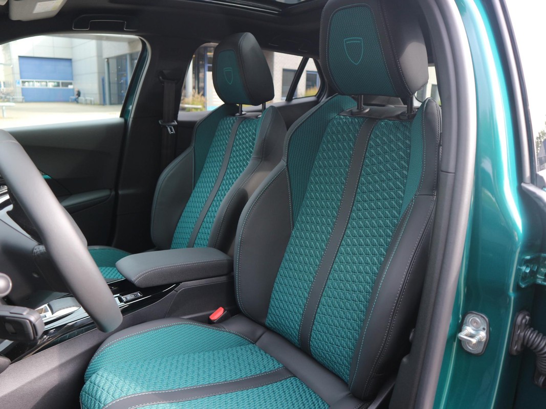 Peugeot e-2008