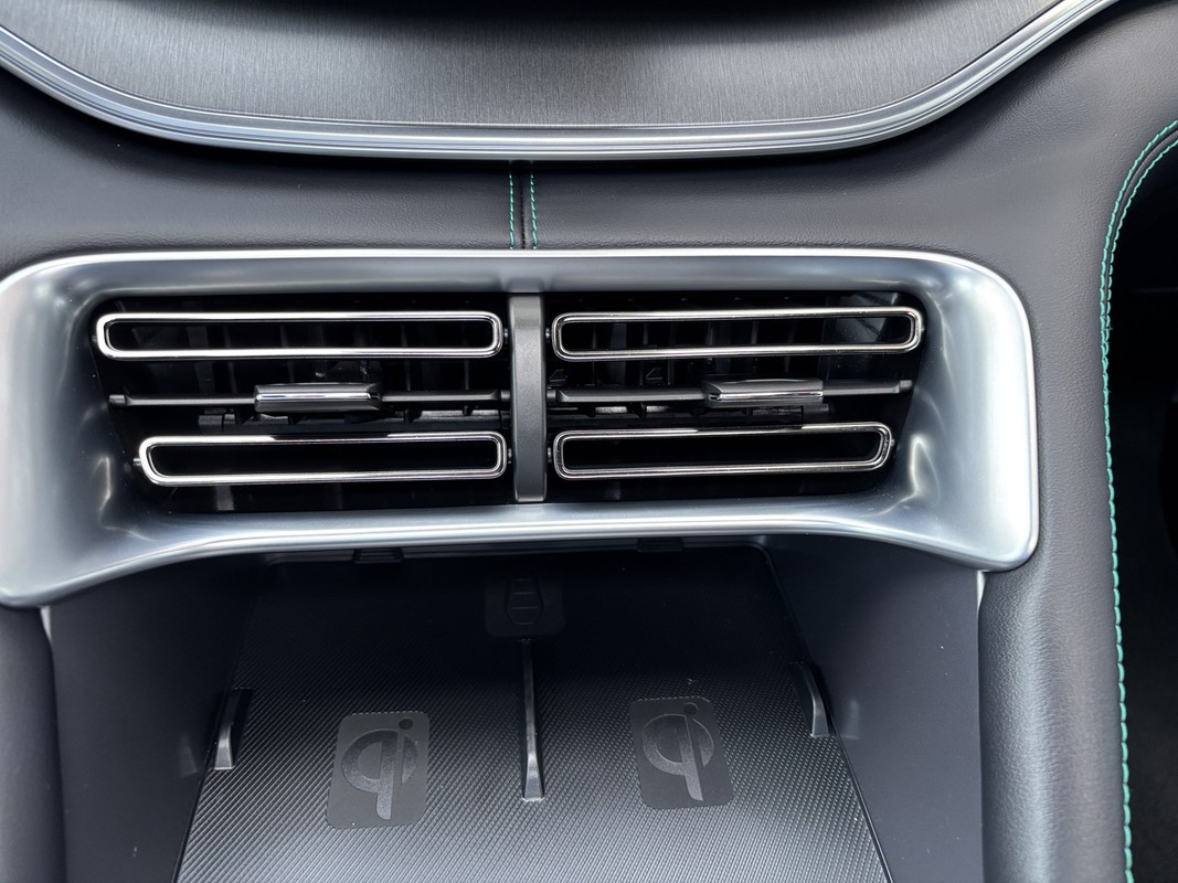 BYD SEAL U