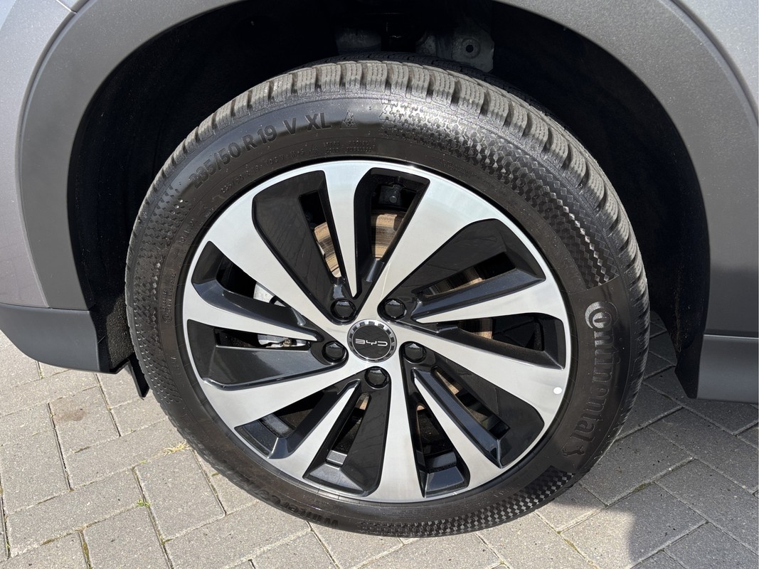 BYD SEAL U