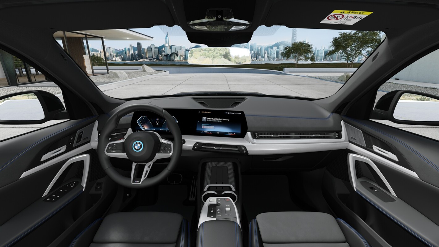 BMW iX1