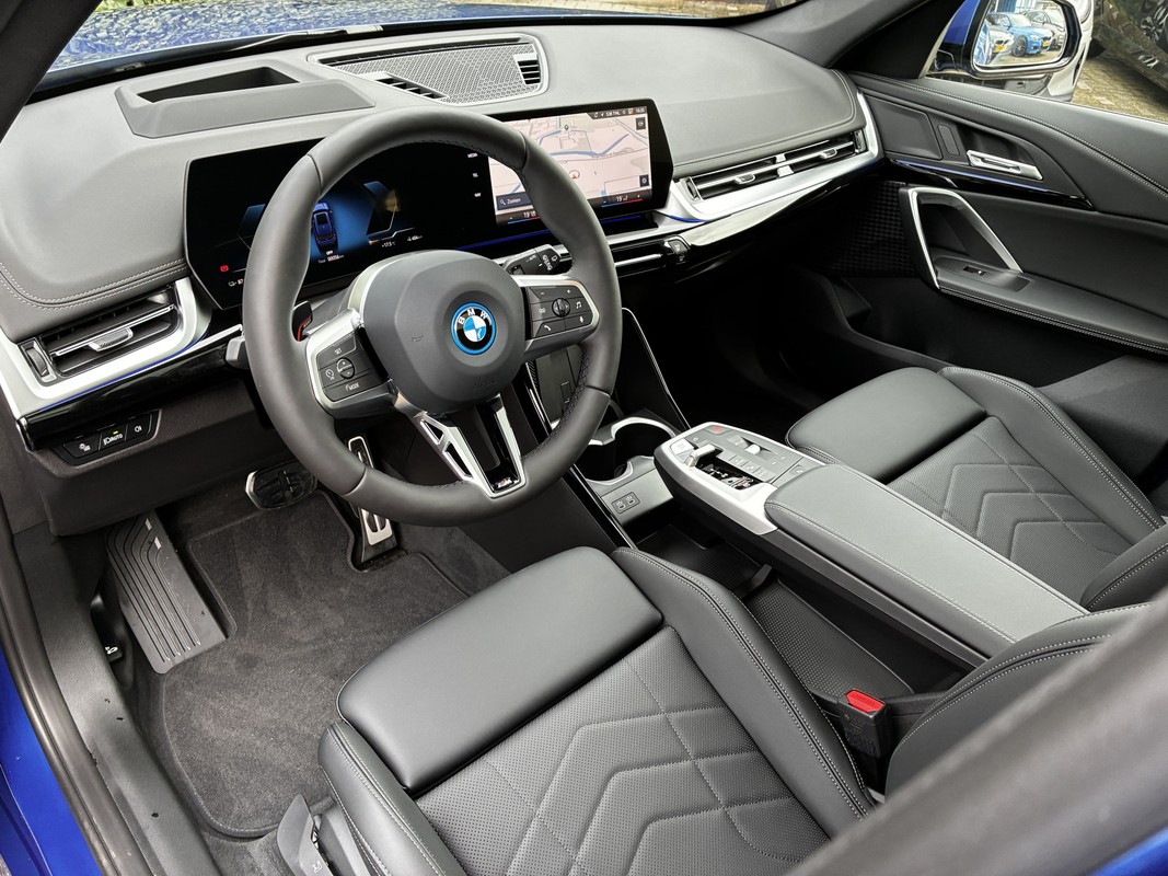 BMW iX1