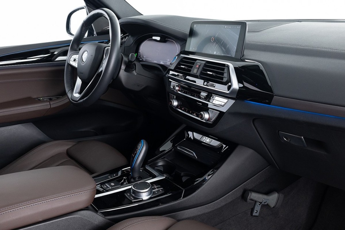 BMW iX3