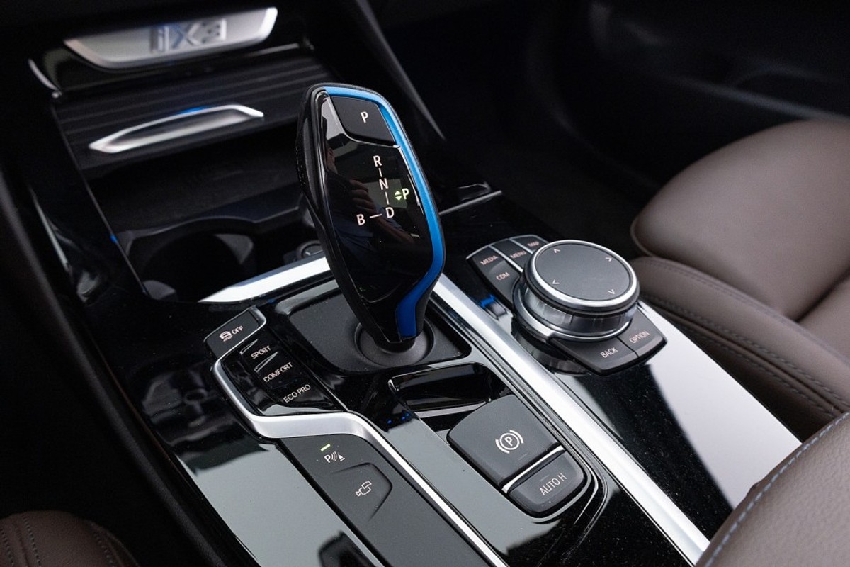 BMW iX3